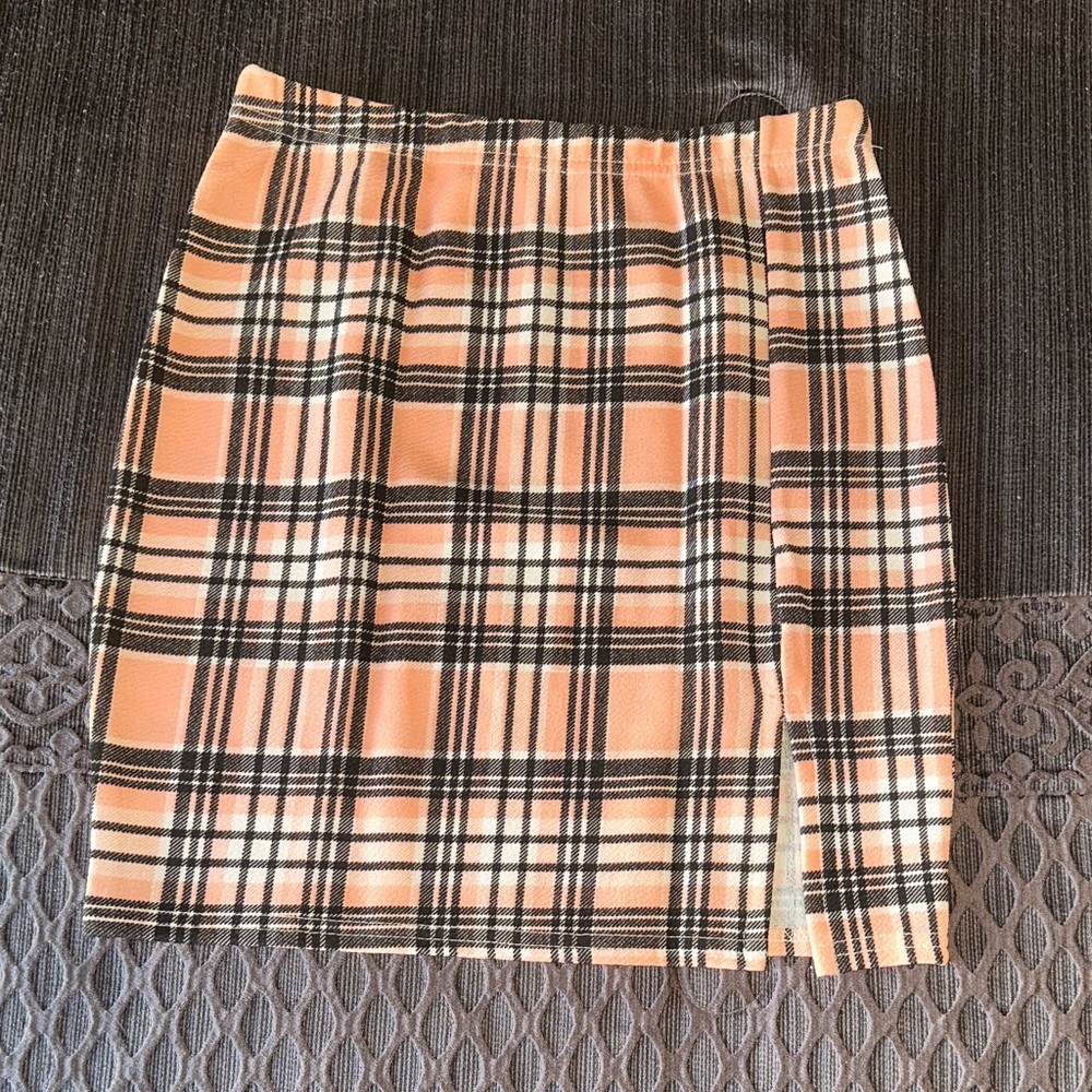 Boohoo Plaid Pencil Skirt in Tan and Black